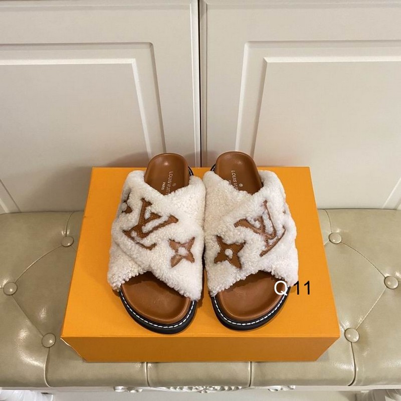 LV Men's Slippers 86